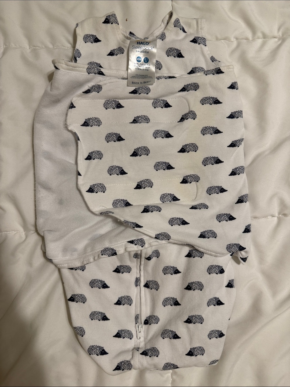 HALO 1.5 Tog White Sleep Sack with Navy Hedgehog Print Size NB/0-3 month